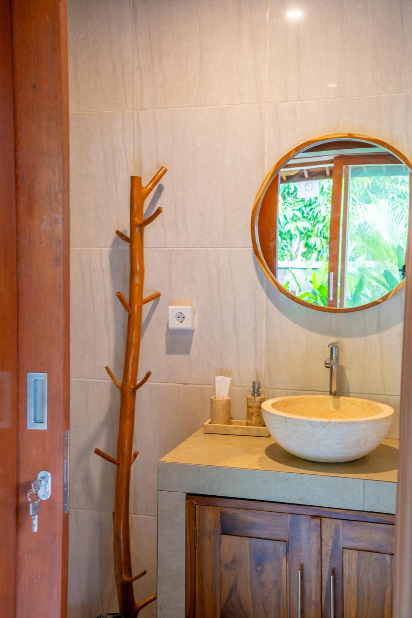 Cempaka Kembar Guest House Ubud  Exterior photo